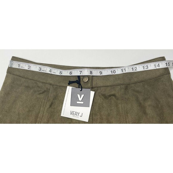 NWT VERY J Suede Scalloped Buttoned Mini Skirt L - Picture 6 of 7